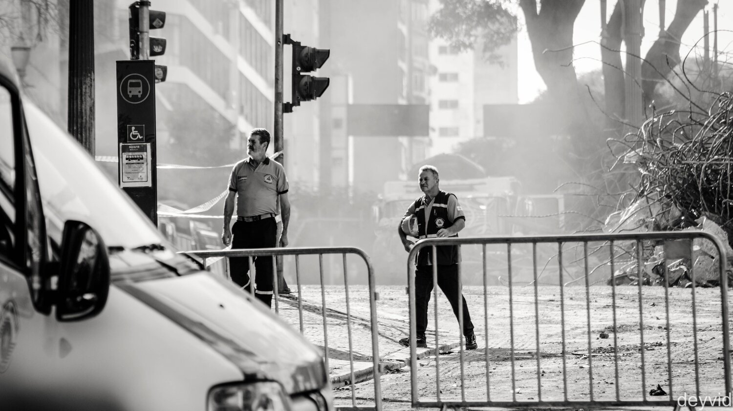 Bombeiros e Salva- Vidas na tragédia no Largo Paissadu