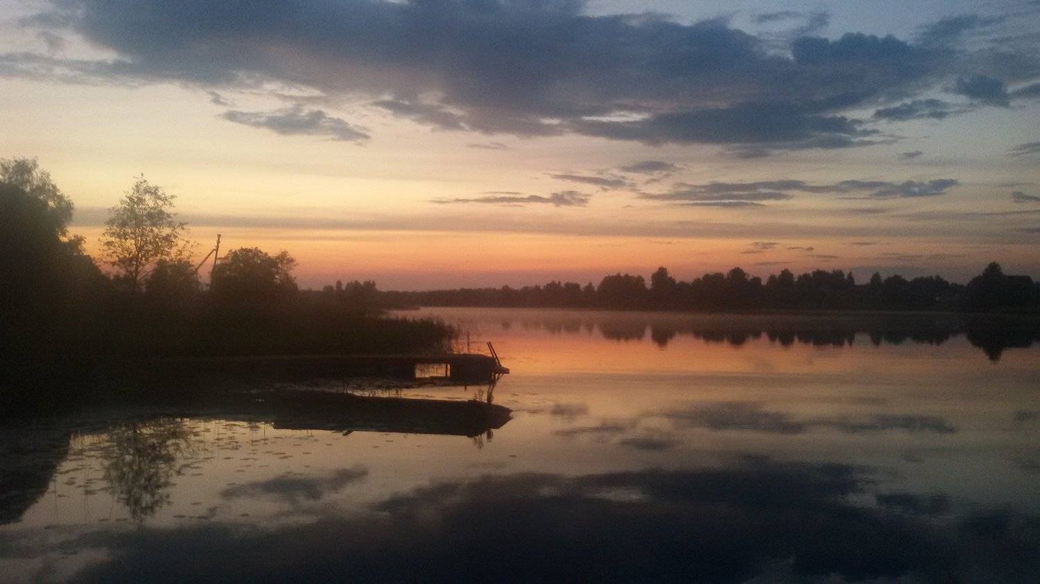 На озере...внсер