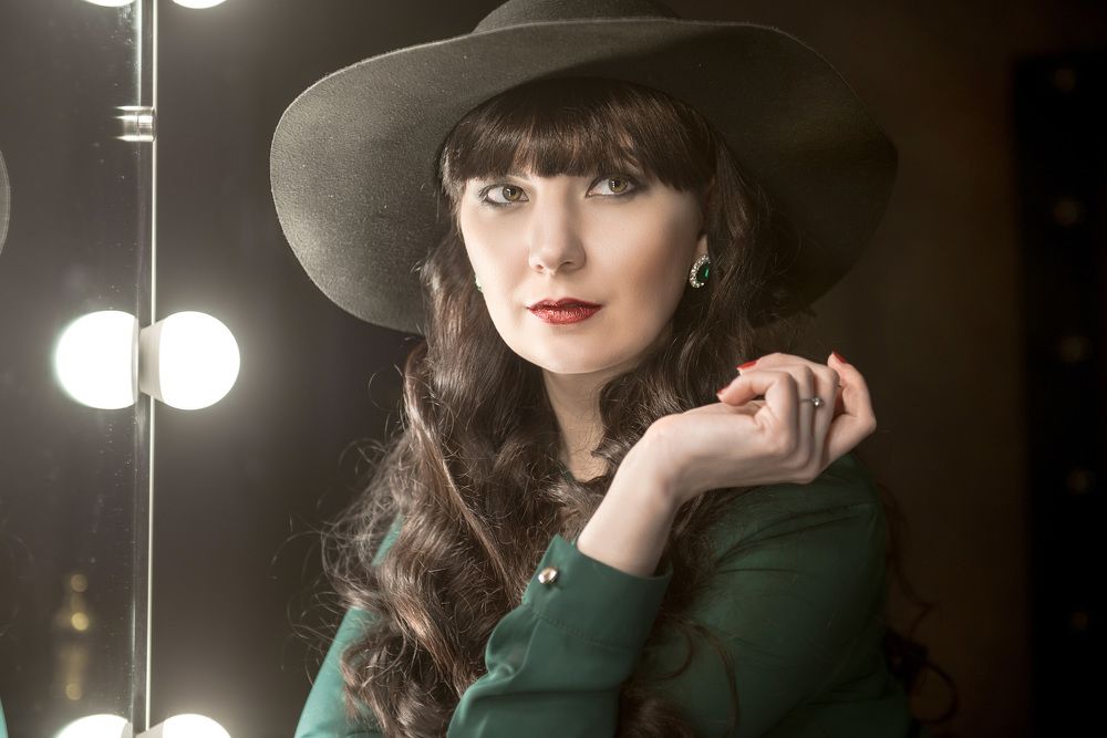 Девушка в шляпке