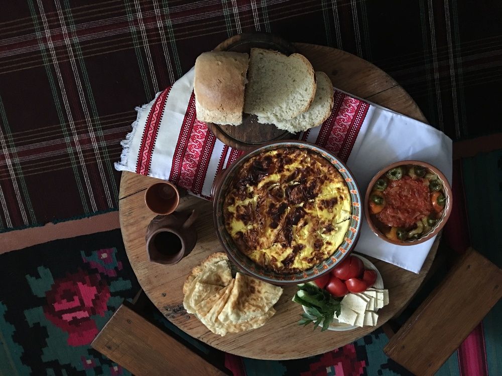 Софра в ожидании гостей.