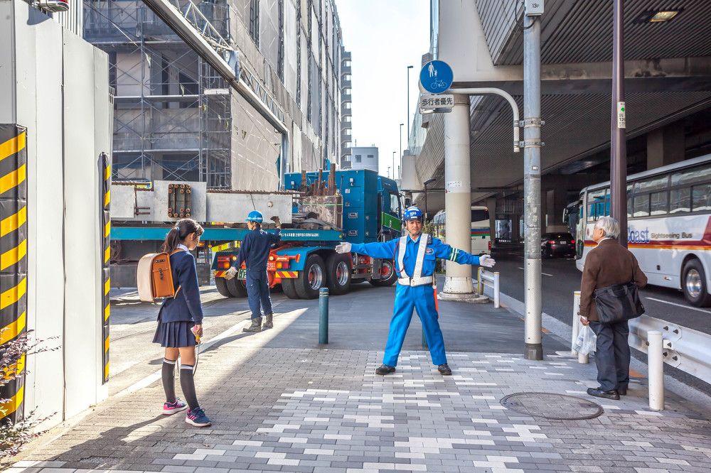 Регулировщик в Токио