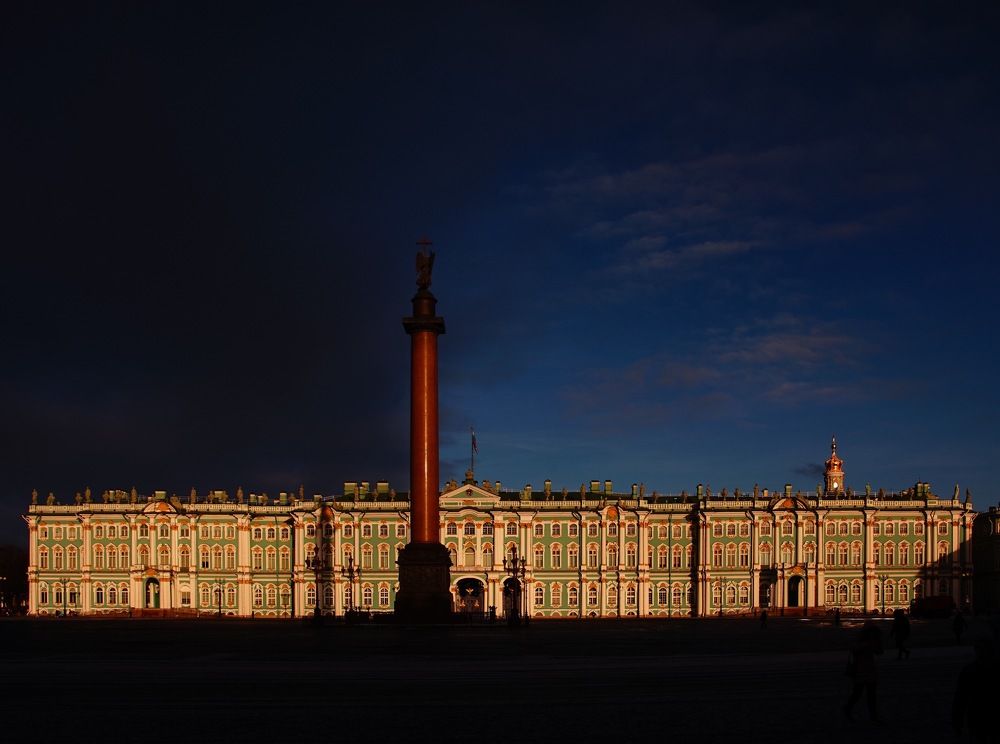 Ночь отступает , утро ....