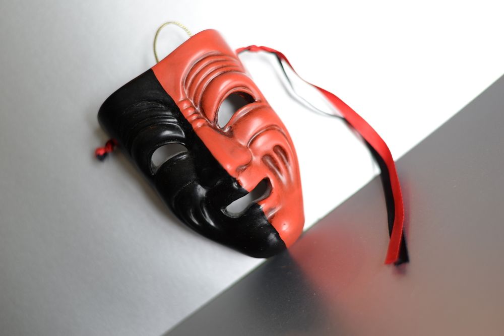 Безличность