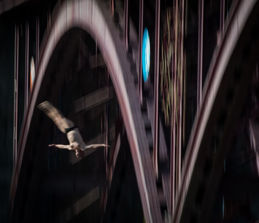 Bridge diving