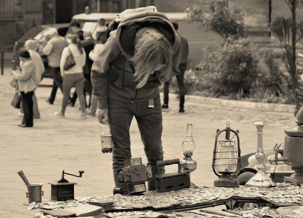 Любитель артефактов. Lover of artifacts.