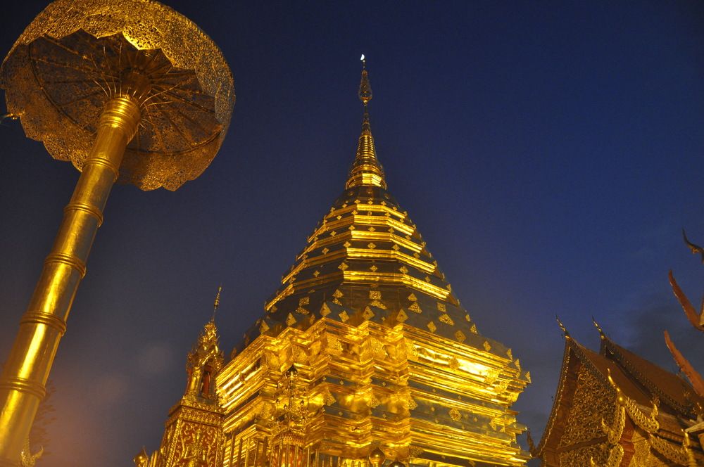 Wat Phra That Doi Suthep in the dark