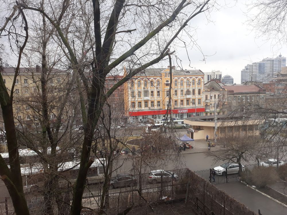 Город