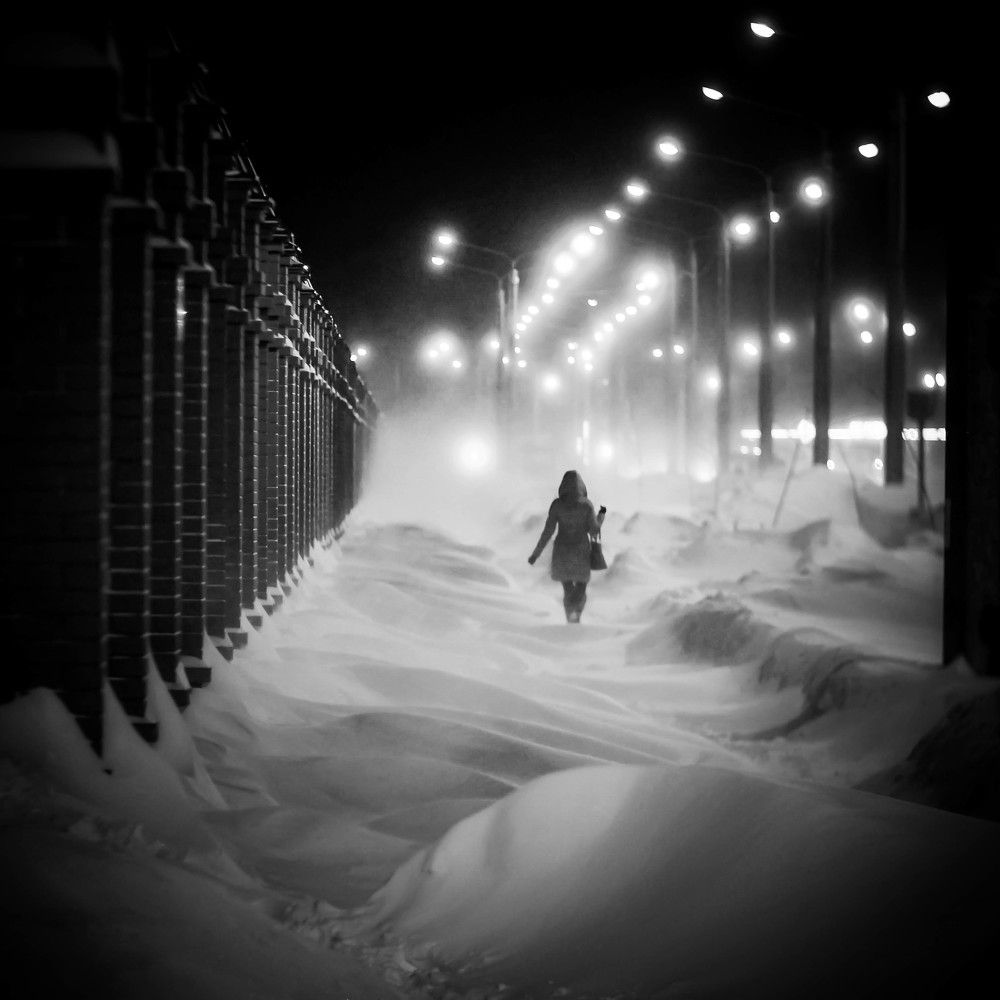 Уходящая в метель