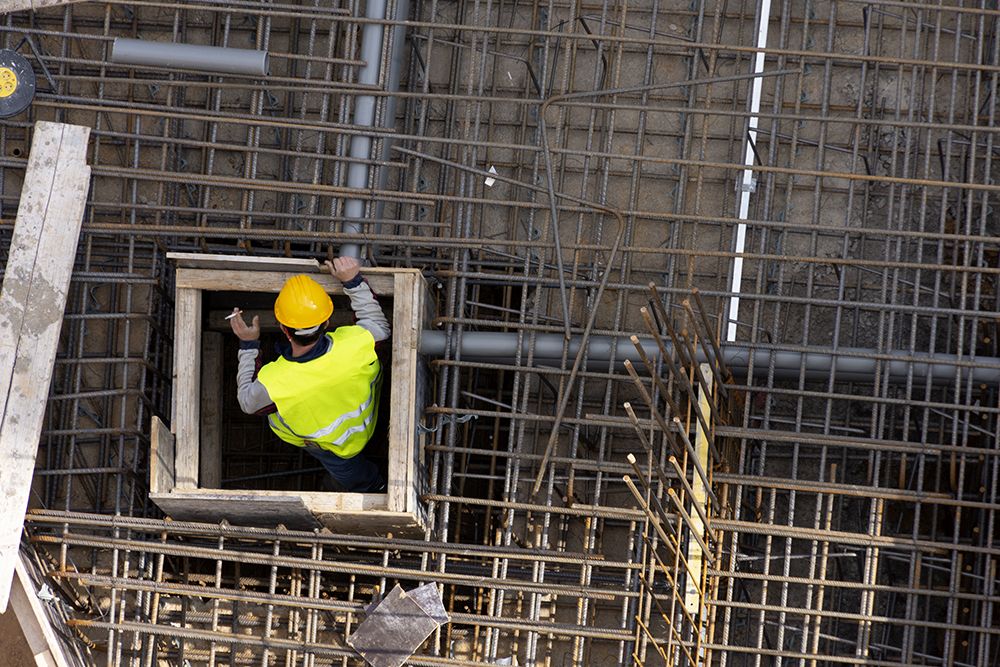 A working day in a 	construction site