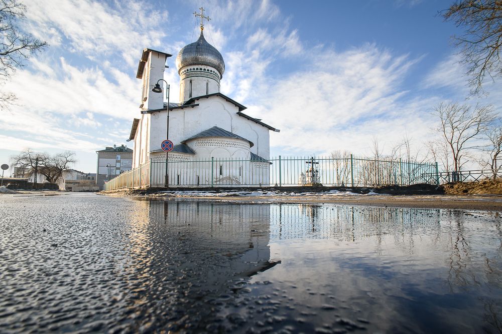 Собор Петра и Павла с Буя 15 век