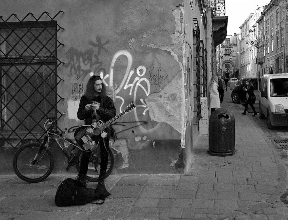 Уличный музыкант