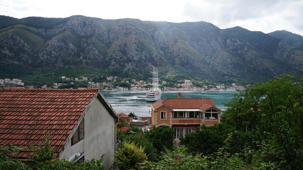 Парусник в бухте Котора