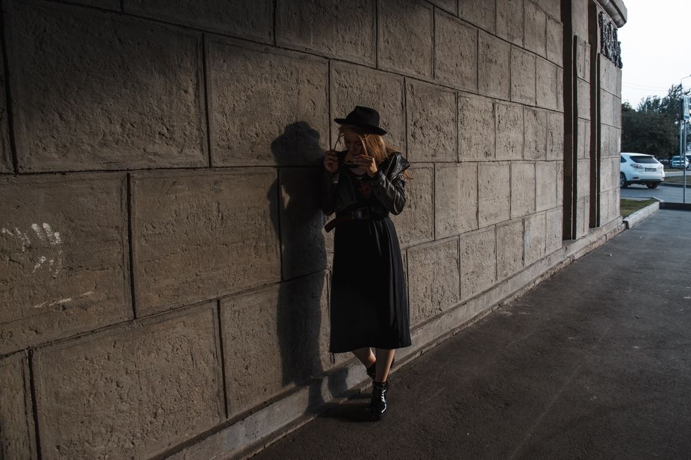 Кажется моя тень курит