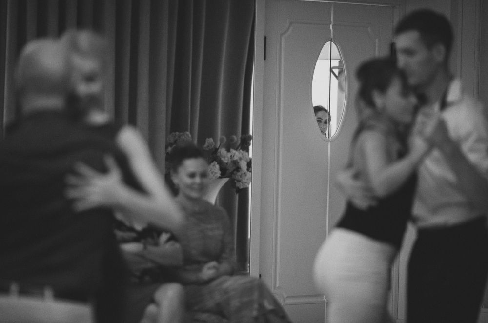 по ту сторону