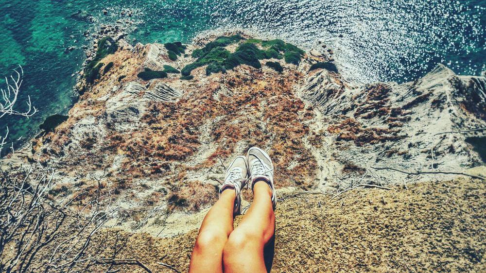 Над обрывом