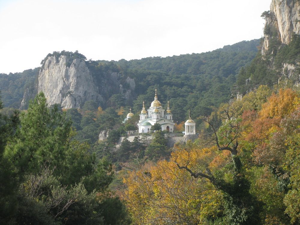 Храм в горах