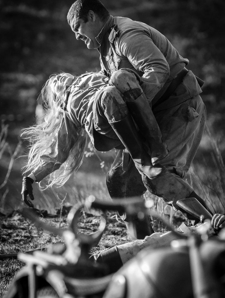 И дольше века длился день