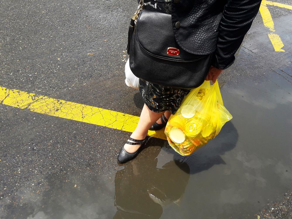 Lady with a yellow bag