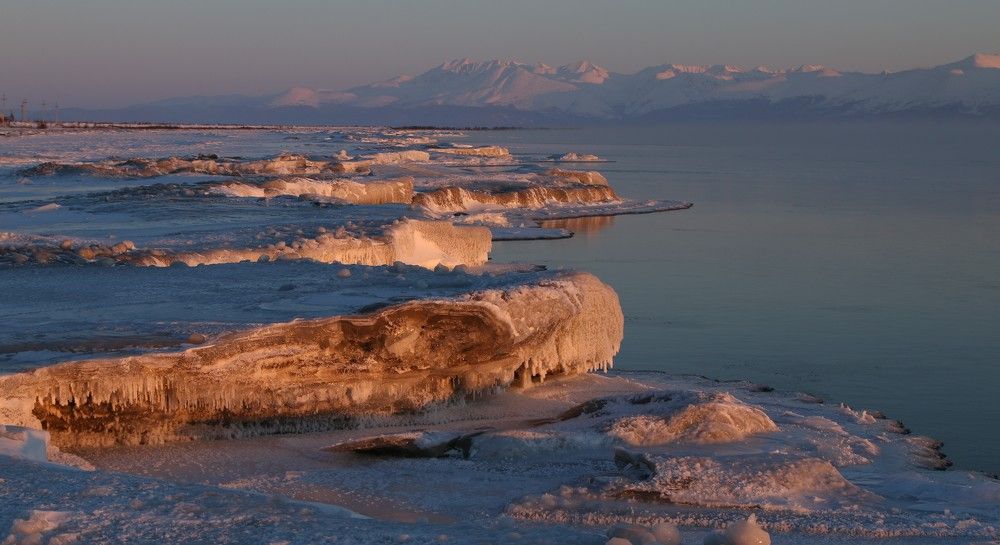 Песчано - ледяные волны Байкала.