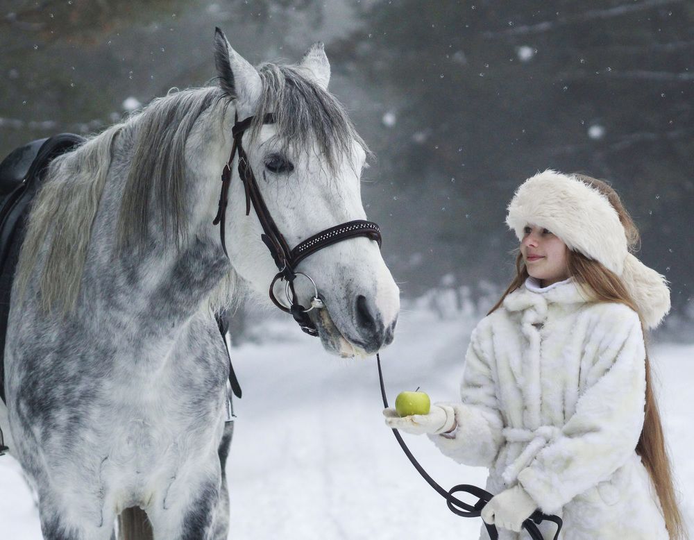 Угощайся яблочком