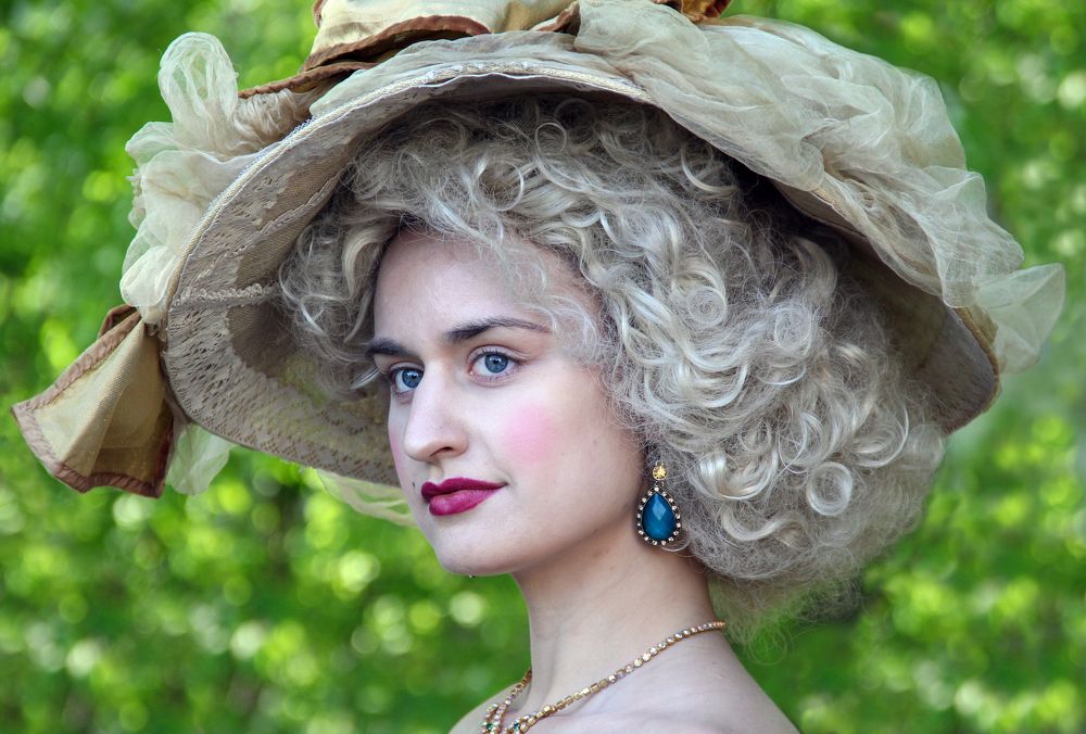 Дама в шляпке