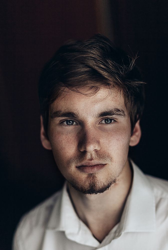 портрет неизвестного