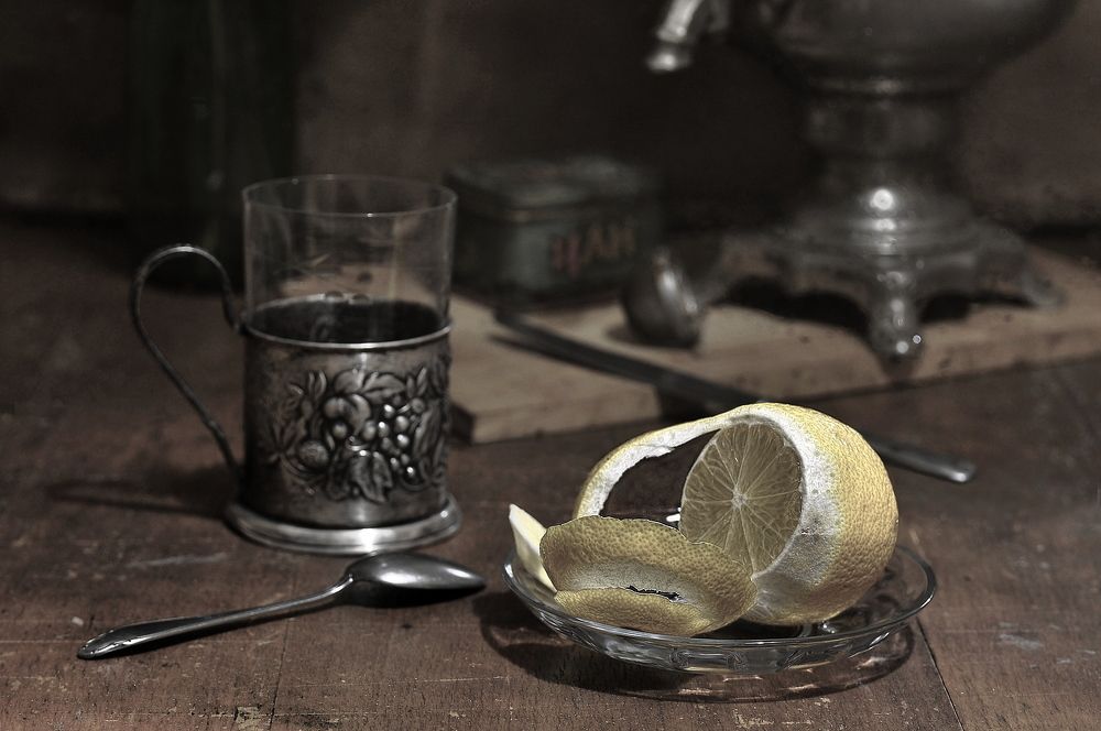 Чай с лимоном.