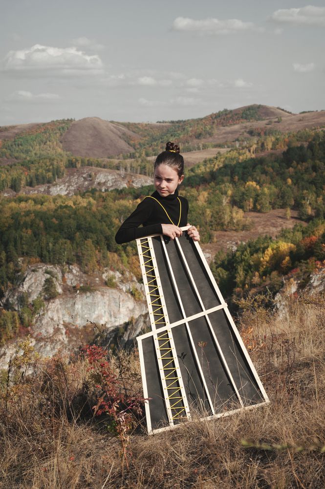 Девочка с крылом