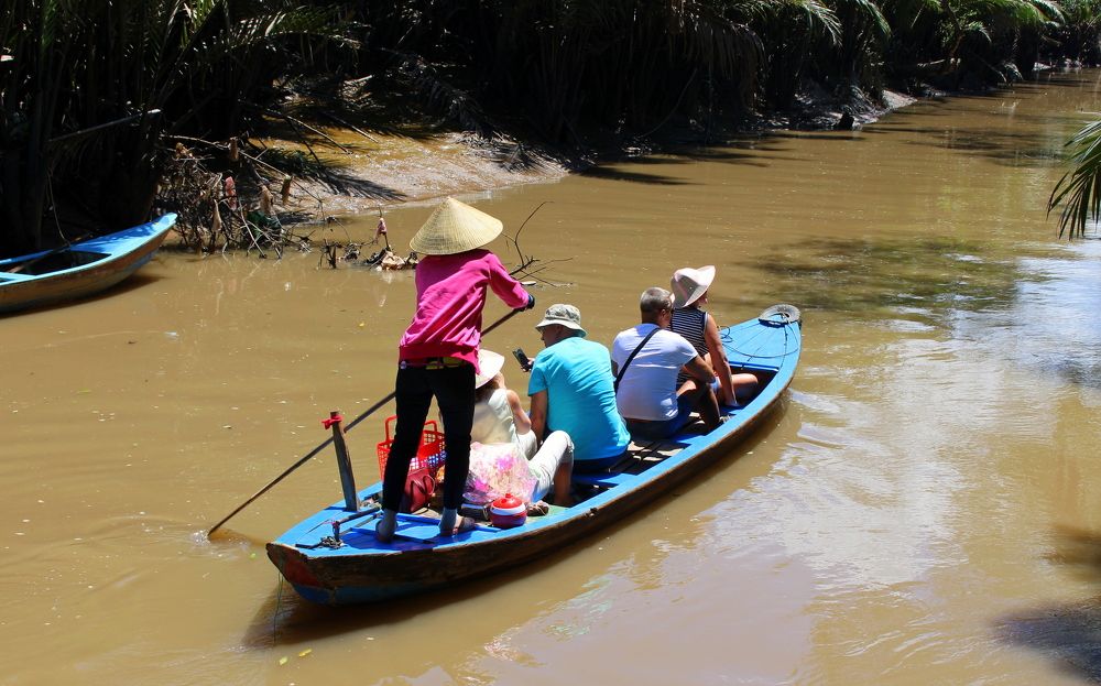 Катание на лодке по протоке Меконга