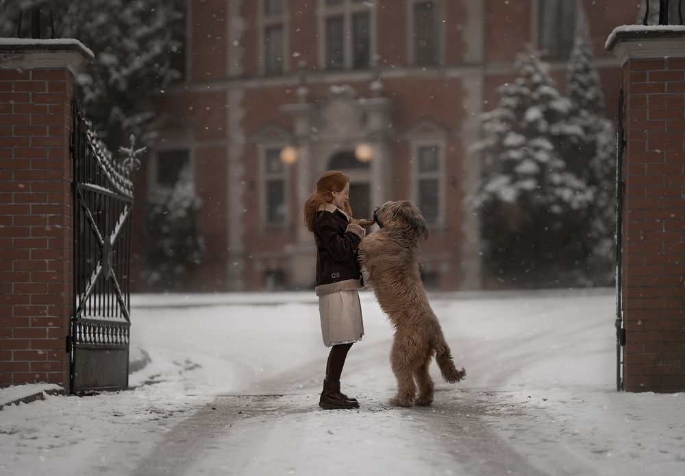 The redheaded girl with her closest Friends
