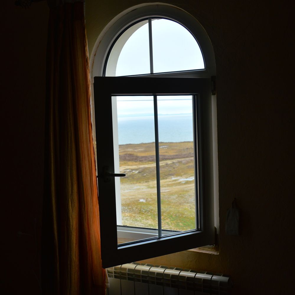 Тамань. По мотивам Рене Магритта