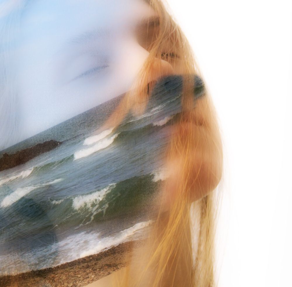 Это было у моря, где ажурная пена, Где встречается редко городской экипаж...