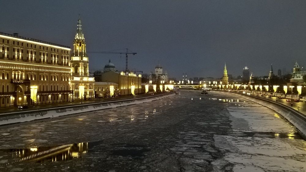 Москва никогда не спит