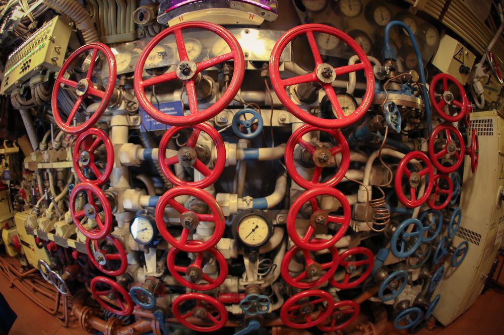 Про подводников.