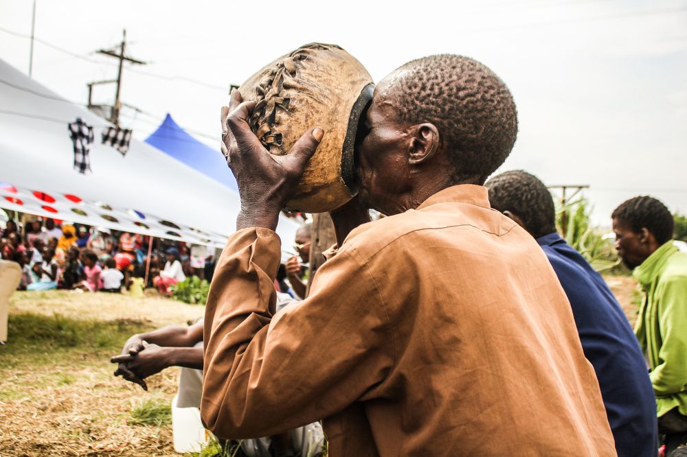 As'phuzeni (let us drink up)