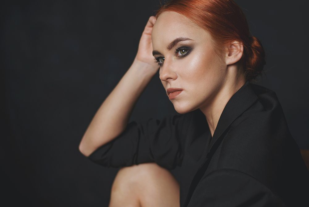 Девушка в черном