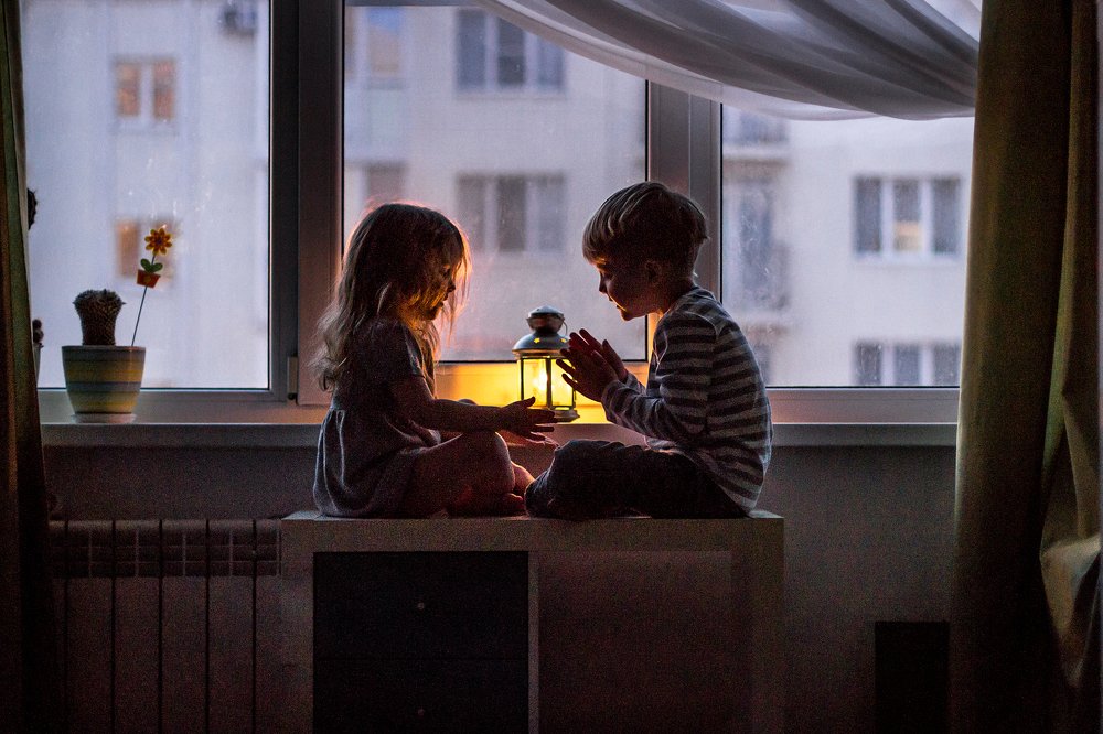 Вечер у окна