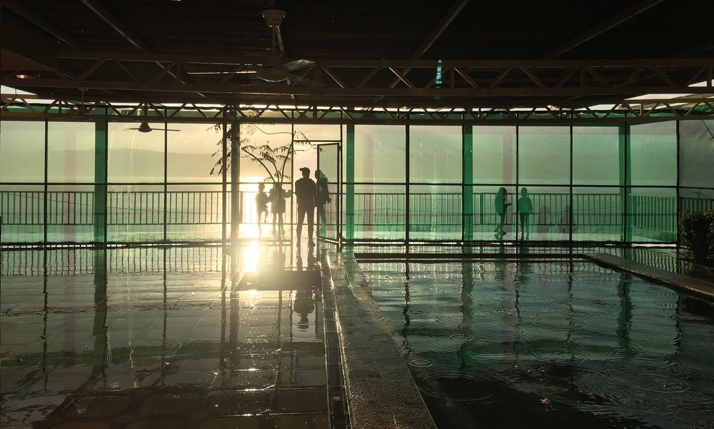 Закат на мертвом море.