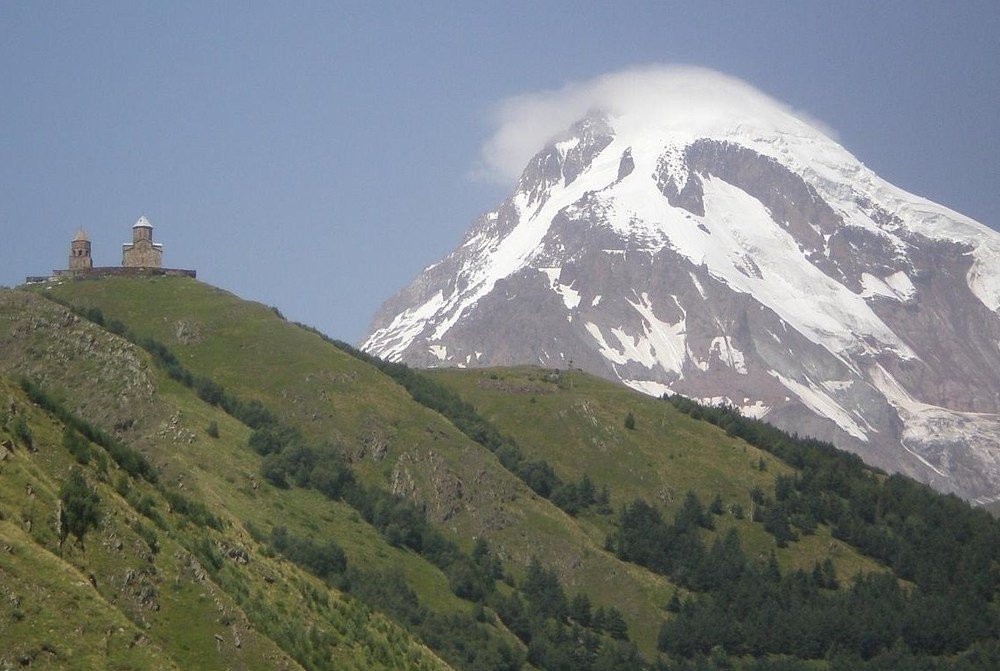 Церковь Гергети - там где встречается лето с зимой
