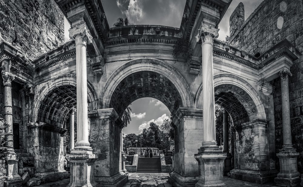 Адриановы ворота