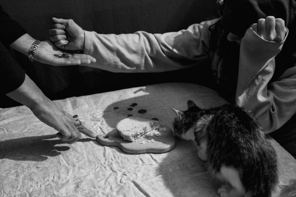 отдаваяя  последнее