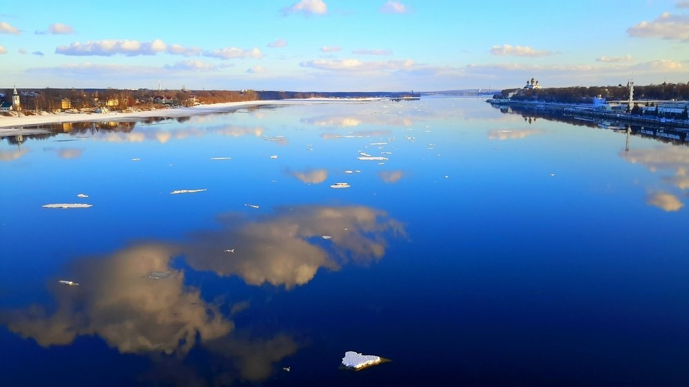 Волга весенняя