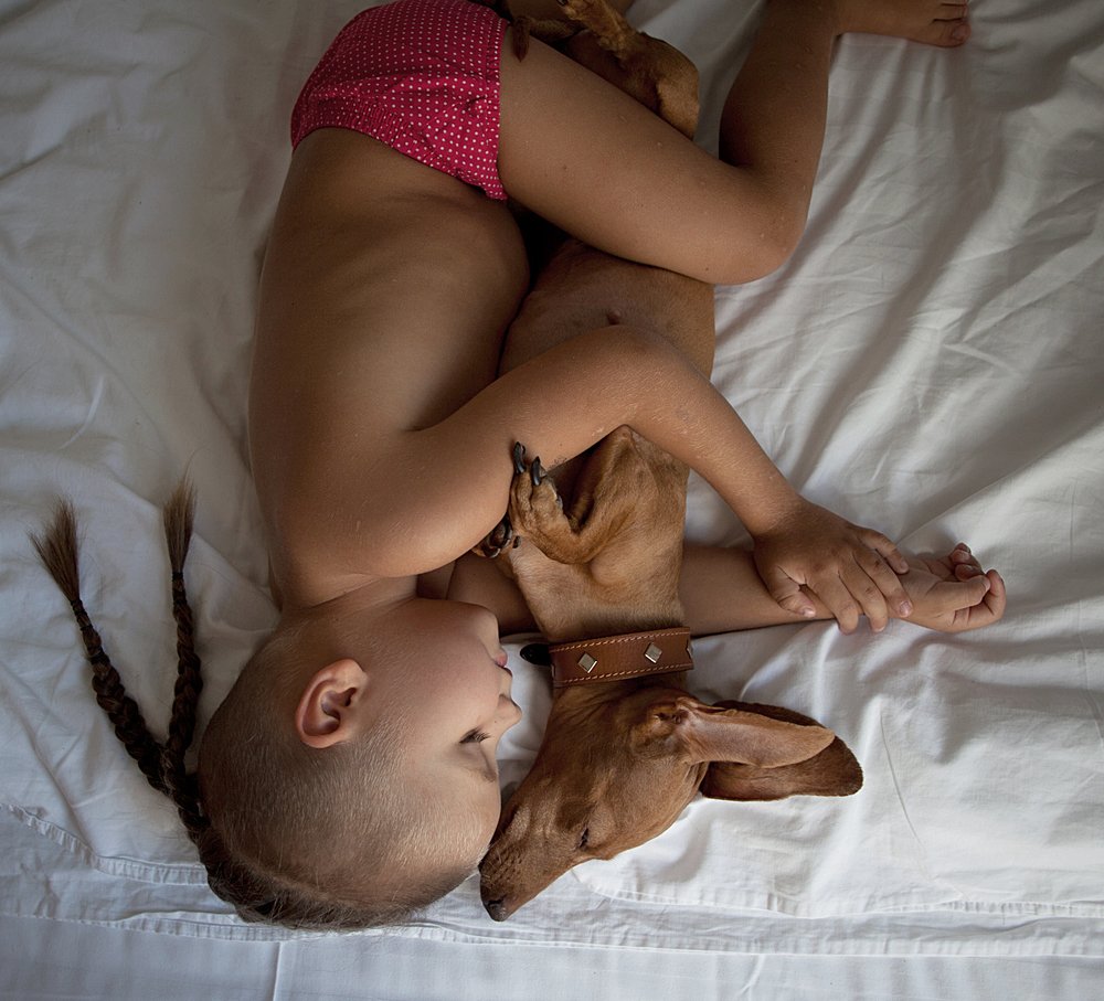 И всё же они любят друг друга.