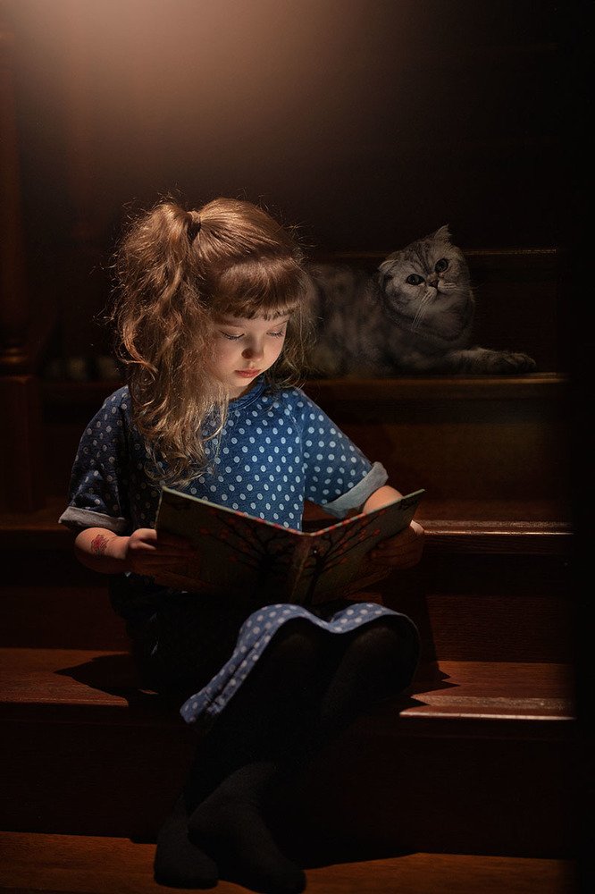 В узком литературном кружке.