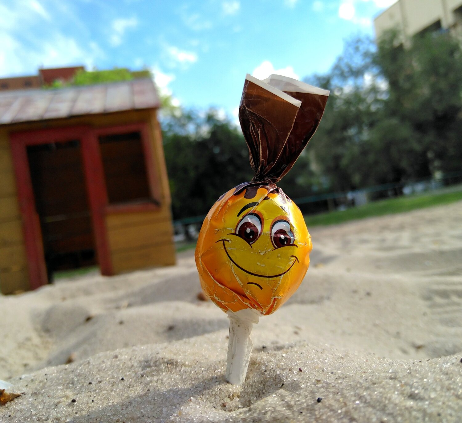 Оставленная конфета