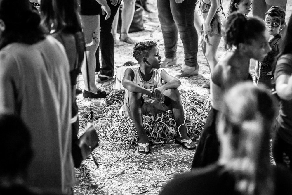 sozinho na multidão