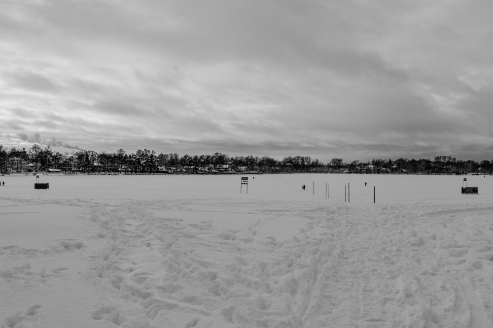 Вид на озеро.