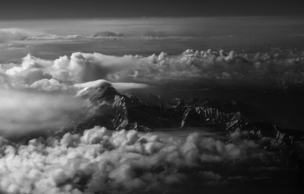 Killer Mountain kissing the Clouds