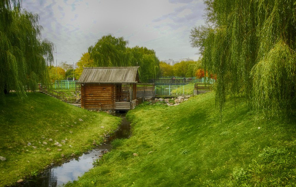 У старой мельницы