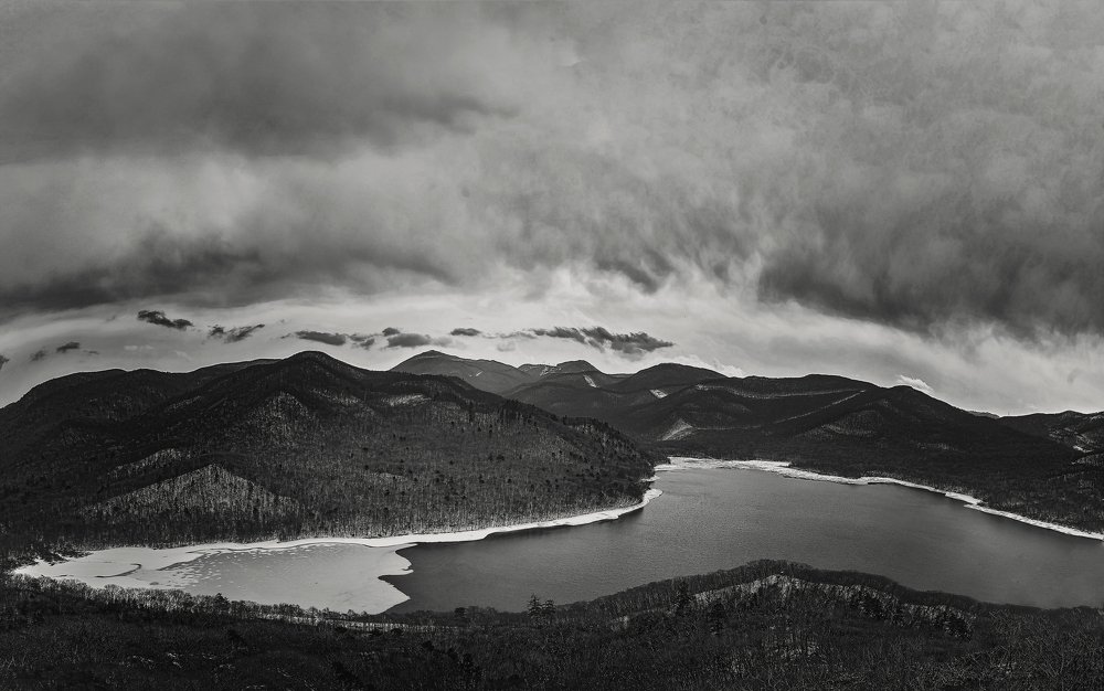 Вид на водохранилише - г. Роза ветров